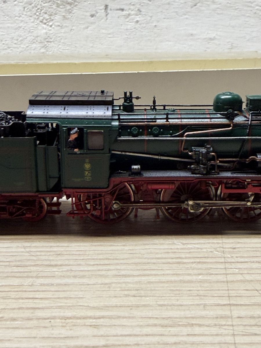 Fleischmann Modellini di ferrovie: Dampflok Fleischmann HO 2412 Hanover – Usato da Herzogenbuchsee venduto da ioa_zcm6 8