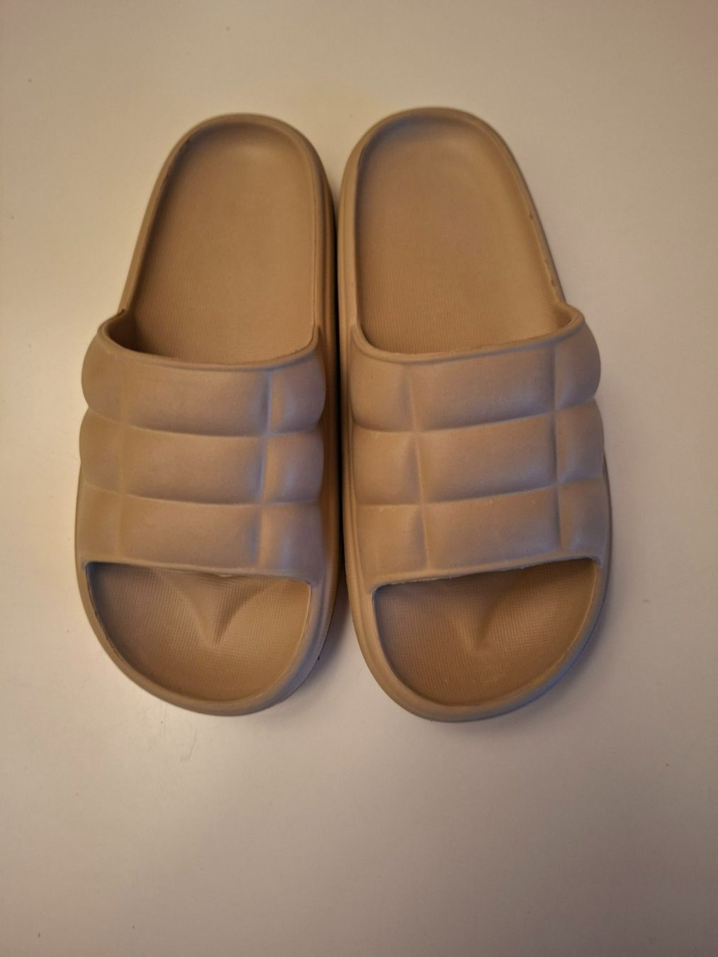 Damenschuhe: Badelatschen – Neu (gemäss Beschreibung) aus Lohn SH von Zwierbel 1