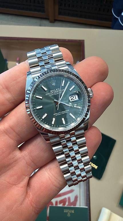 Montres: ROLEX DATEJUST 36  REF. 126234 | GREEN DIAL  – D'occasion à Lumino par Lugano_Time 1