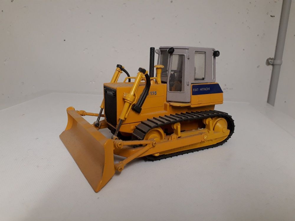 990349_3