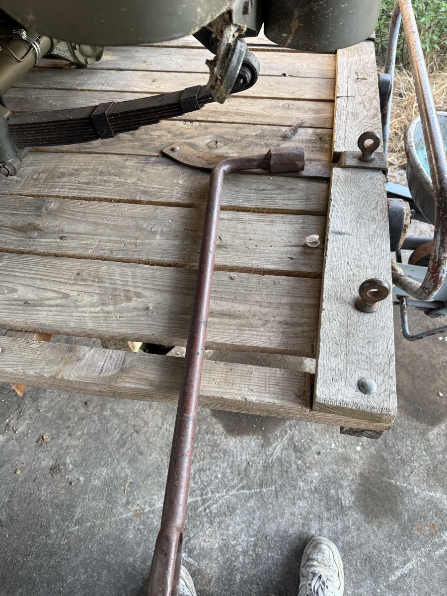 Tous les outils: Hydrantenschlüssel  – D'occasion à Bennwil par Ford5600t