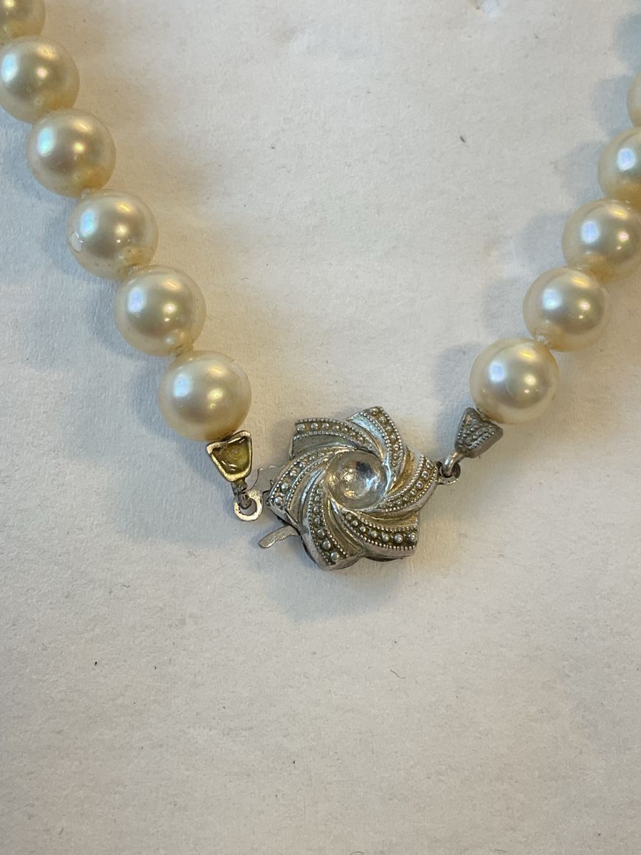 Catenine: Ancien collier de perle avec fermoir en argent  – Usato da Malleray venduto da Robot12 3