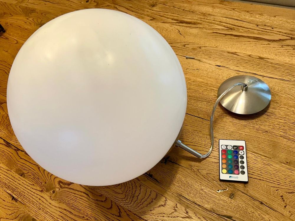 Eglo Lustres & lampes de plafonds: Moderne LED-Hängelampe, milticolor mit Fernbedienung – D'occasion à Balzers par ste_v6vc 1