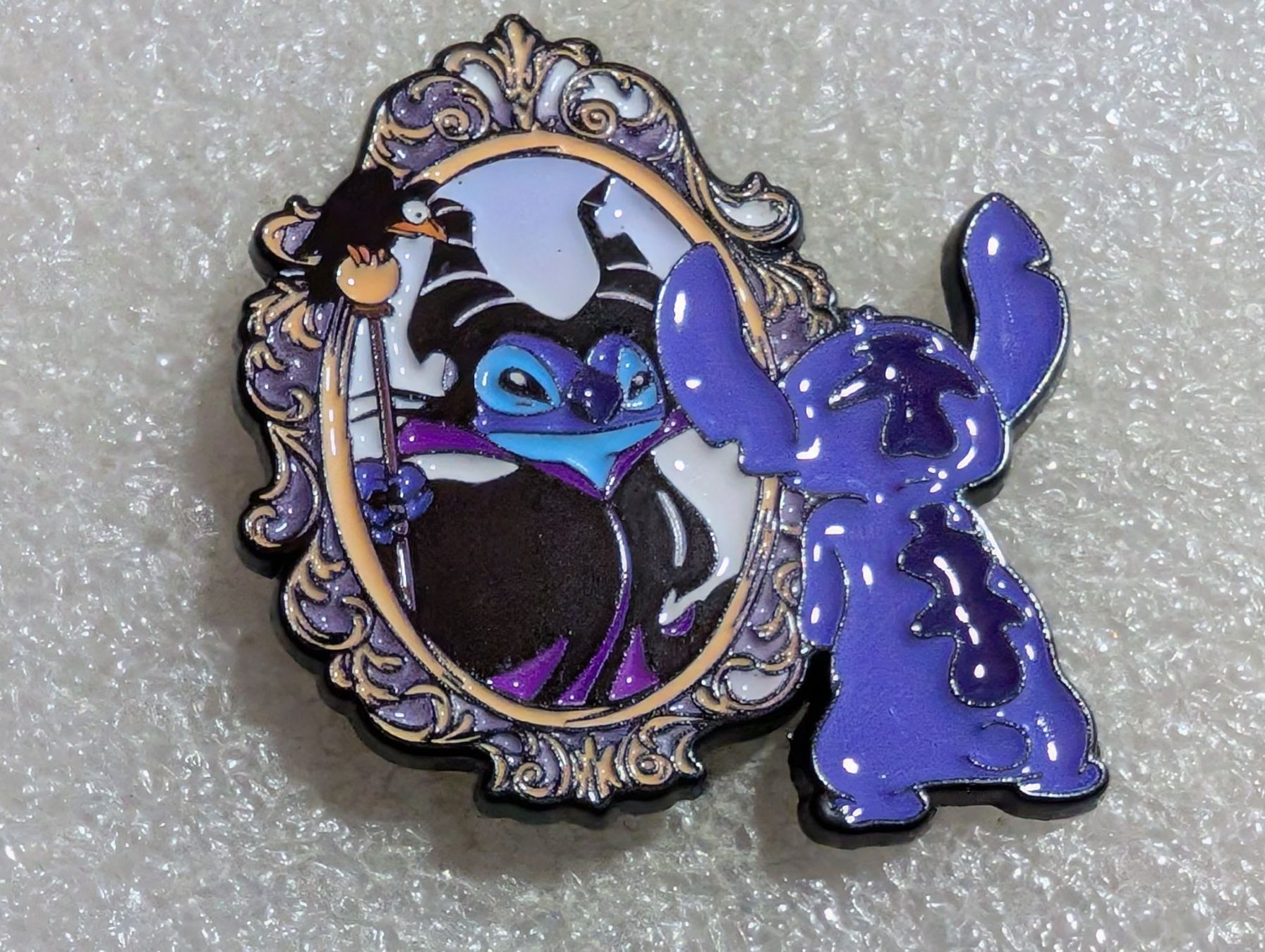 Placchette & Badge: Ansteckbutton 240: Disney – Usato da Oppligen venduto da Pin-Fall-Shop