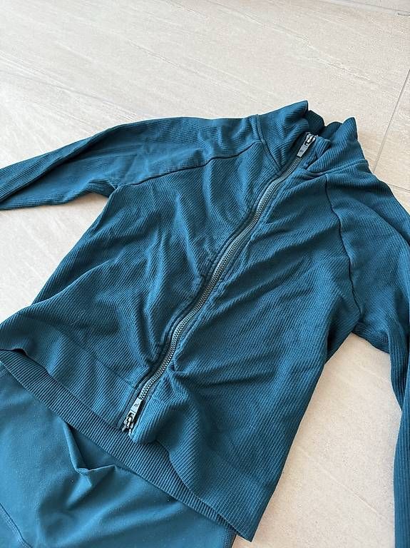 Lots de vêtements: Fabletics Sport Set  – D'occasion à Zwingen par KatjaM 1