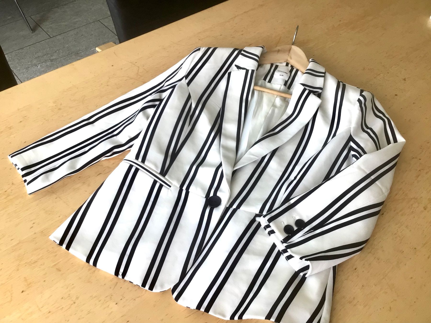 Giacche: Neue Blazer gr. M Creme/schwarz – Nuovo (secondo la descrizione) da Untersiggenthal venduto da Kopkop 2