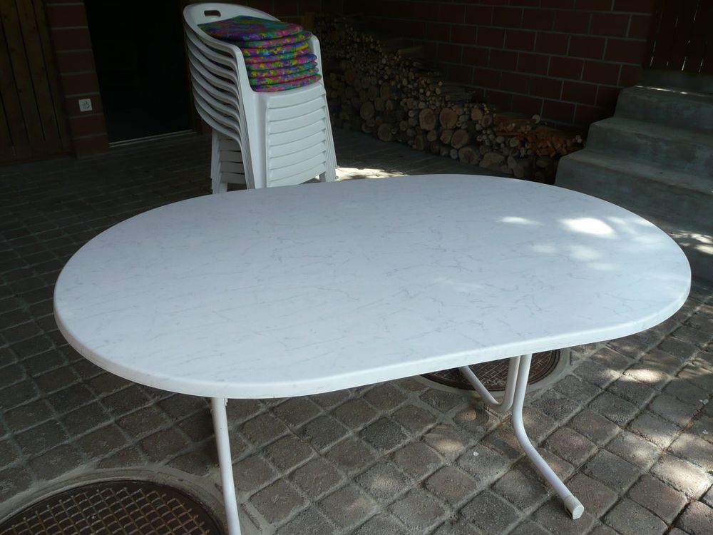 Ovaler Gartentisch, klappbar, in gepflegtem Zustand Kaufen auf Ricardo