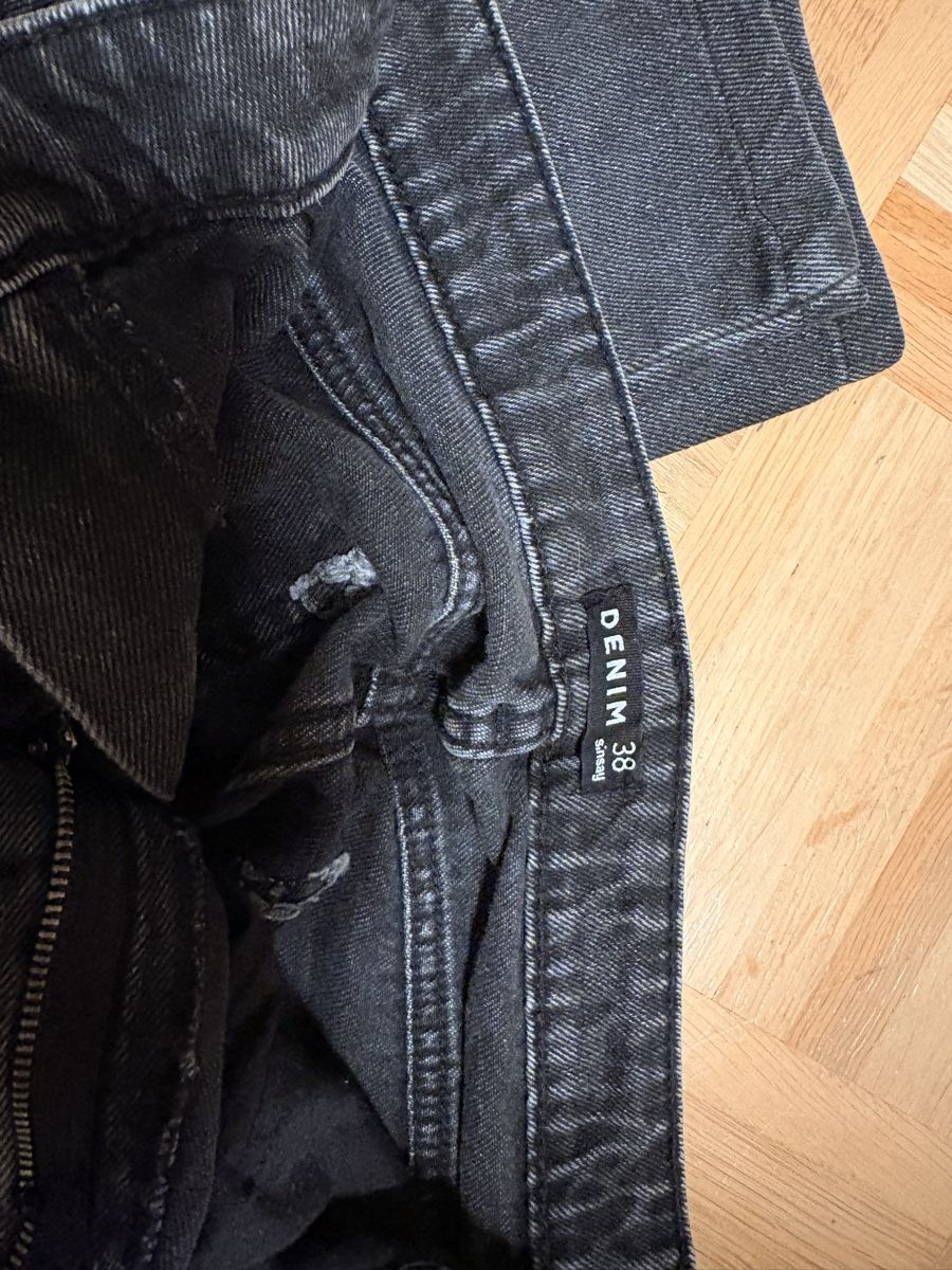 Jeans: Denim Jeans  – Nuovo (secondo la descrizione) da Herzogenbuchsee venduto da Gd.5 1