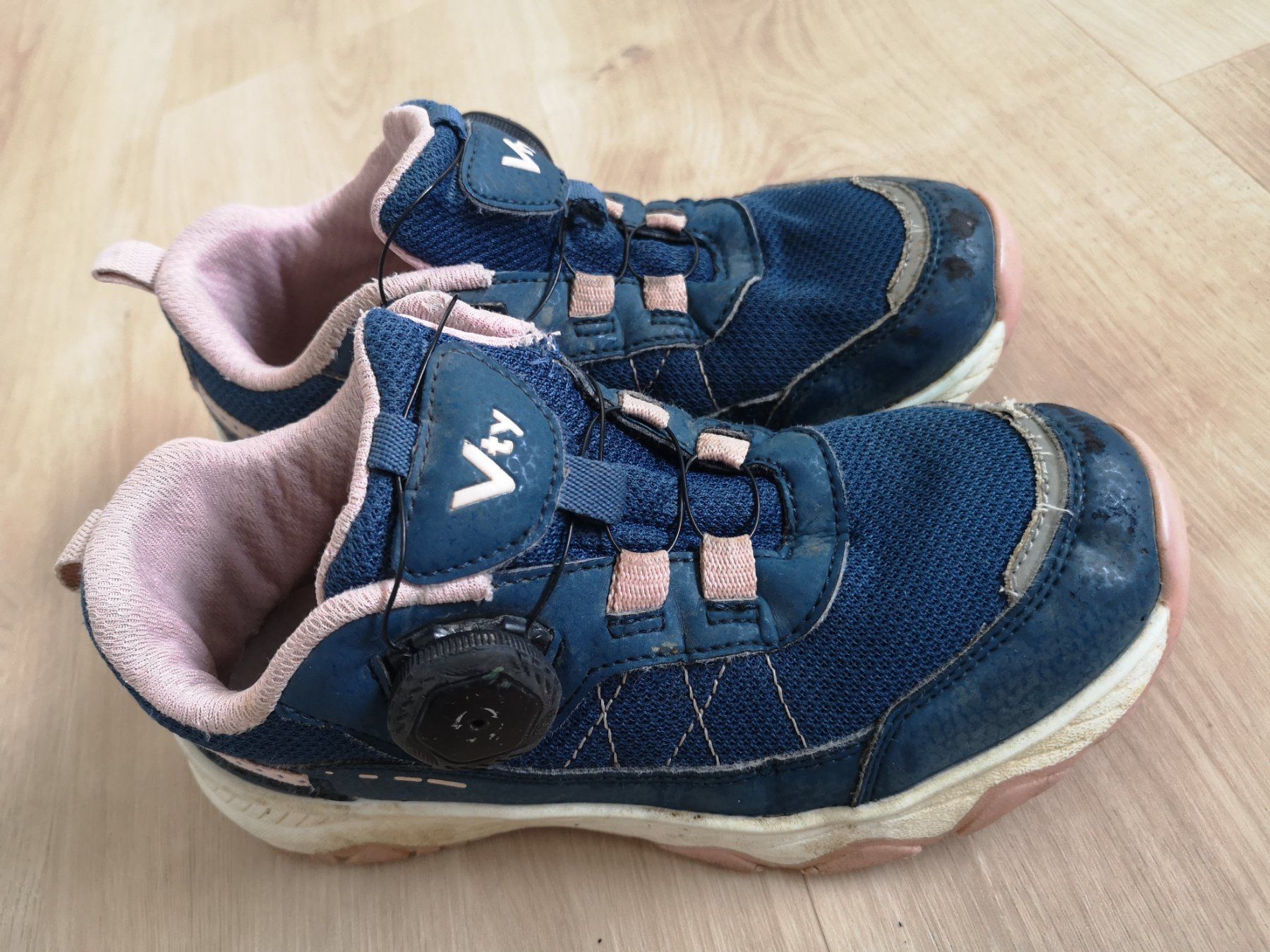 Scarpe per ragazzi: Turnschuhe/Freizeitschuhe – Usato da Gipf-Oberfrick venduto da acneuc