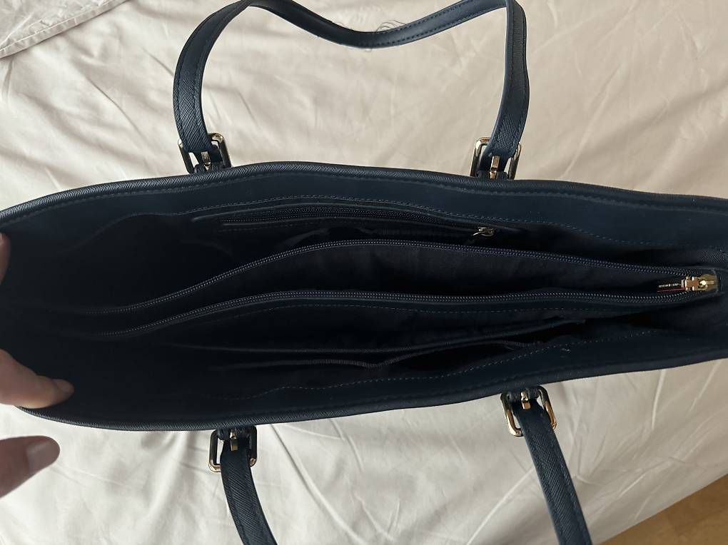 Tommy Hilfiger Borse da donna: Handtasche Tommy Hilfiger – Usato da Schötz venduto da ale_z5hw 1