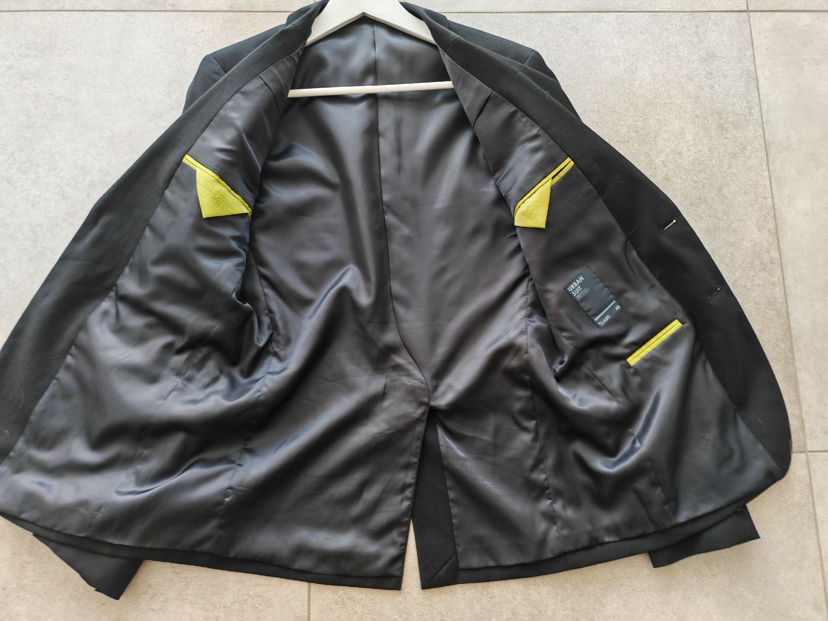 Completi: Costume Taille 48, coupe ajustée – Usato da Longirod venduto da DigiSmart 2