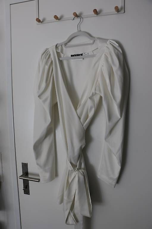 Vestiti: Rotate Wickelkleid weiss Gr. 42 – Usato da Männedorf venduto da Topojasa 1