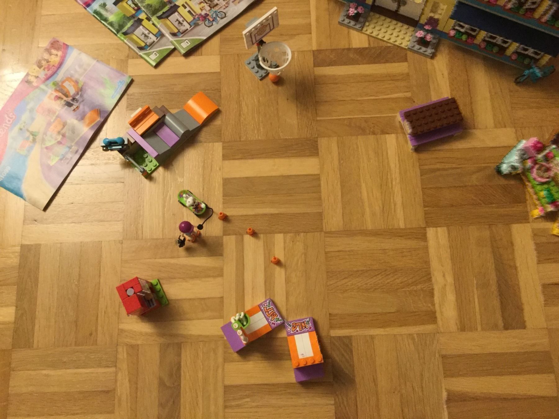 Lego Spielzeuge: Schule & Limonadenstand & Skatepark – Gebraucht aus Horw von Benny017 3