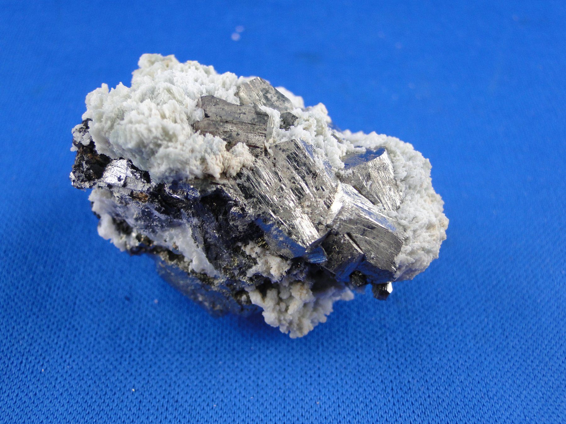 Minerali & Pietre curative: Pyrit-Schwimmer – Usato da Schinznach Bad venduto da Demerald 5