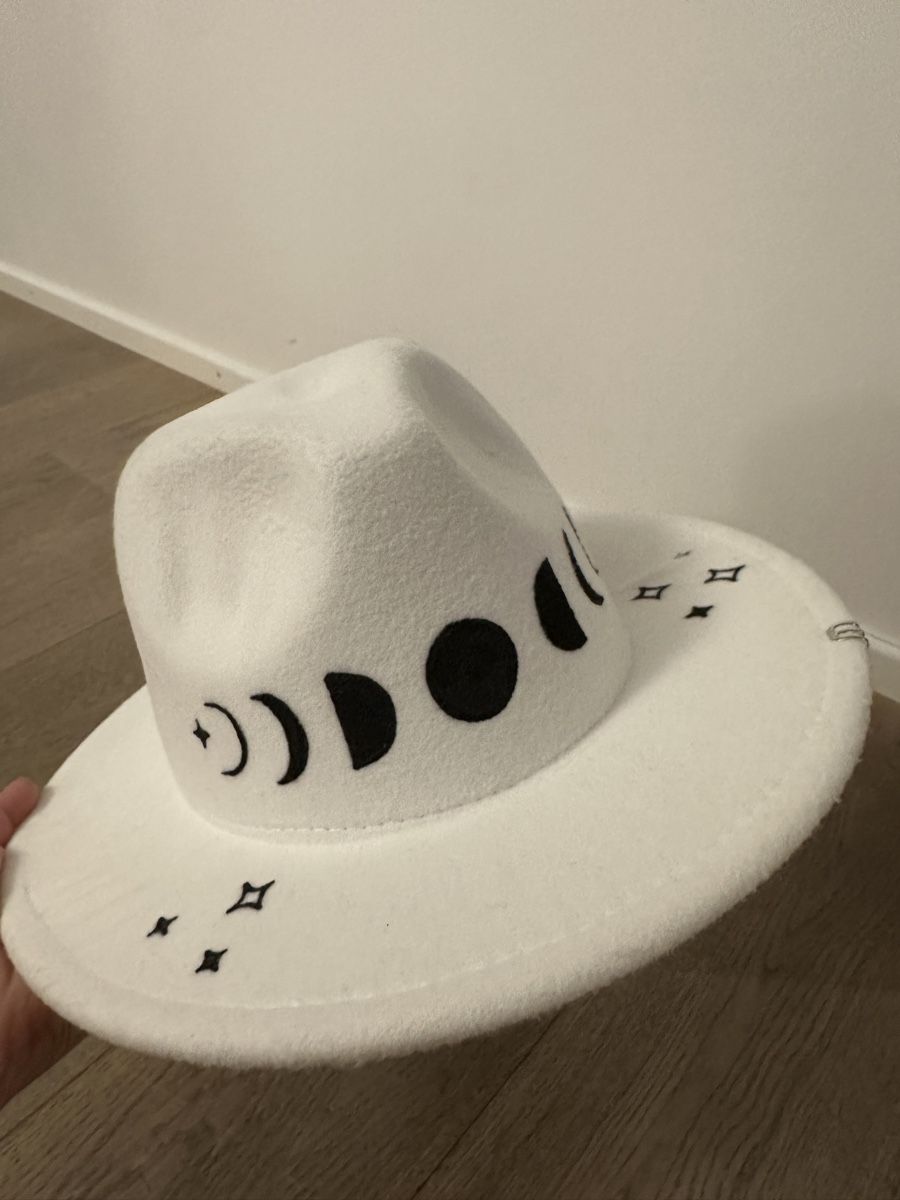 Copricapi, berretti & cappellini: Moon Phase Fedora Hat – Usato da Nyon venduto da My_wardrobe 2