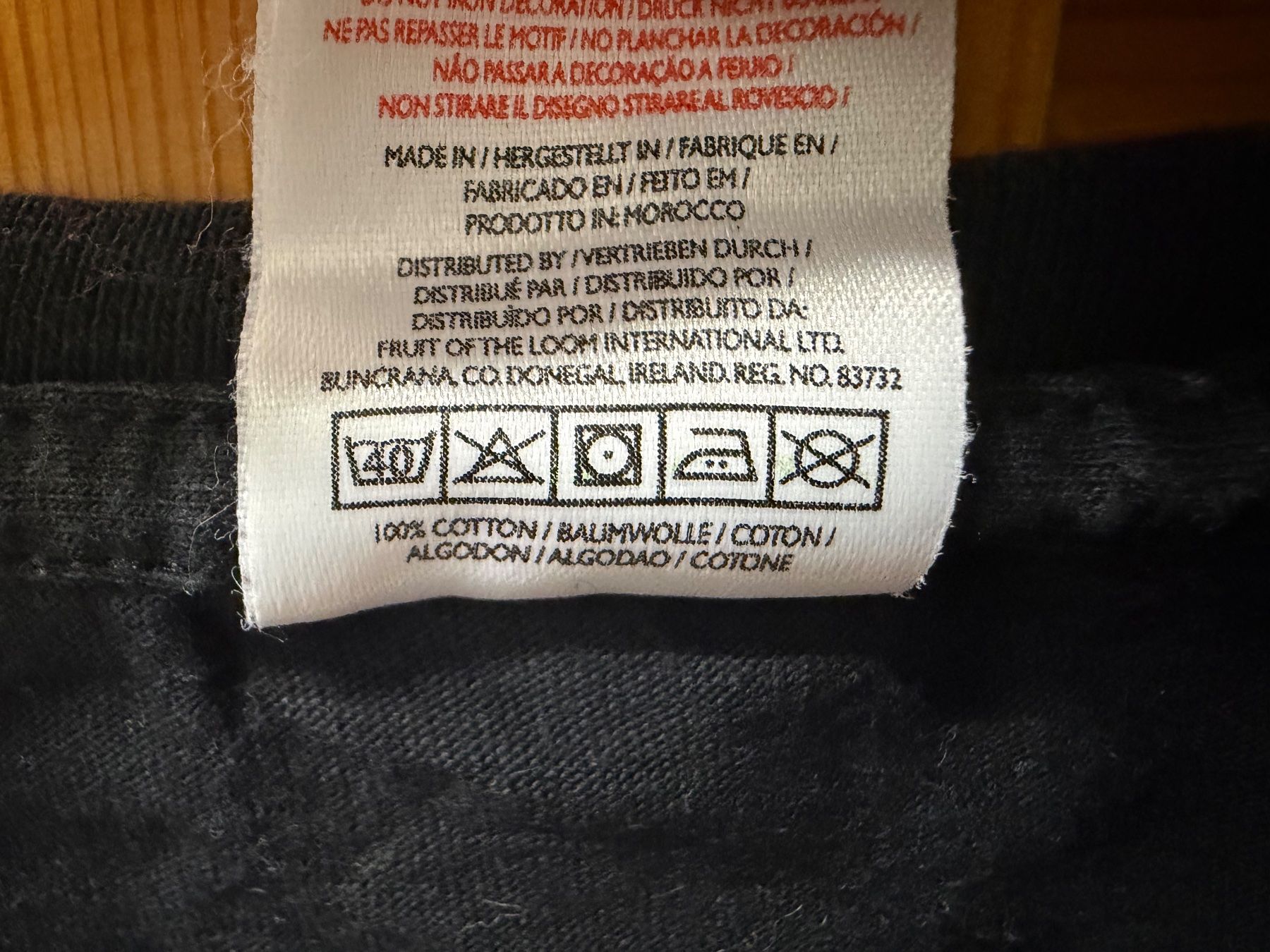 T-shirt: T-Shirt von Prague – Usato da Eschenbach LU venduto da jjasmiin 3