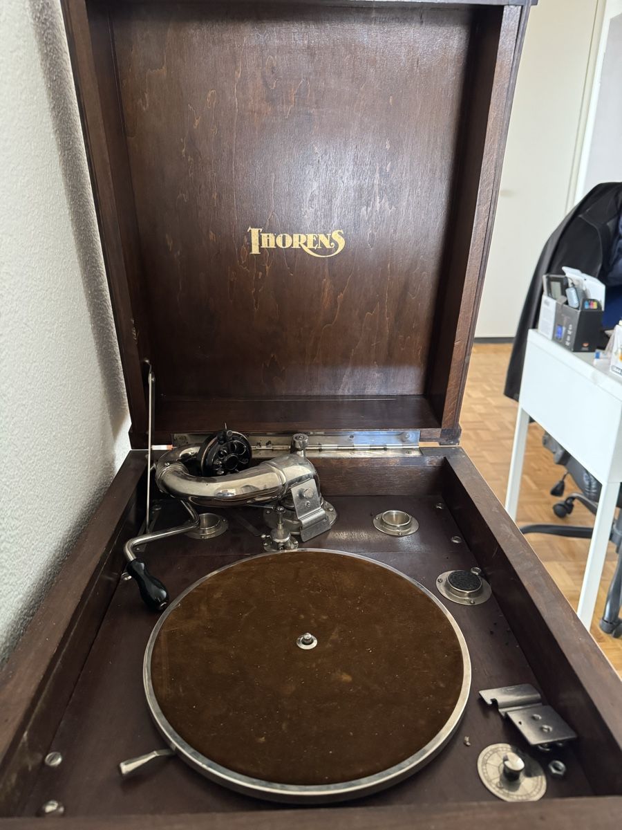 Thorens Giradischi: Gramophone tourne disc  – Usato da Lausanne venduto da Mouette07 1