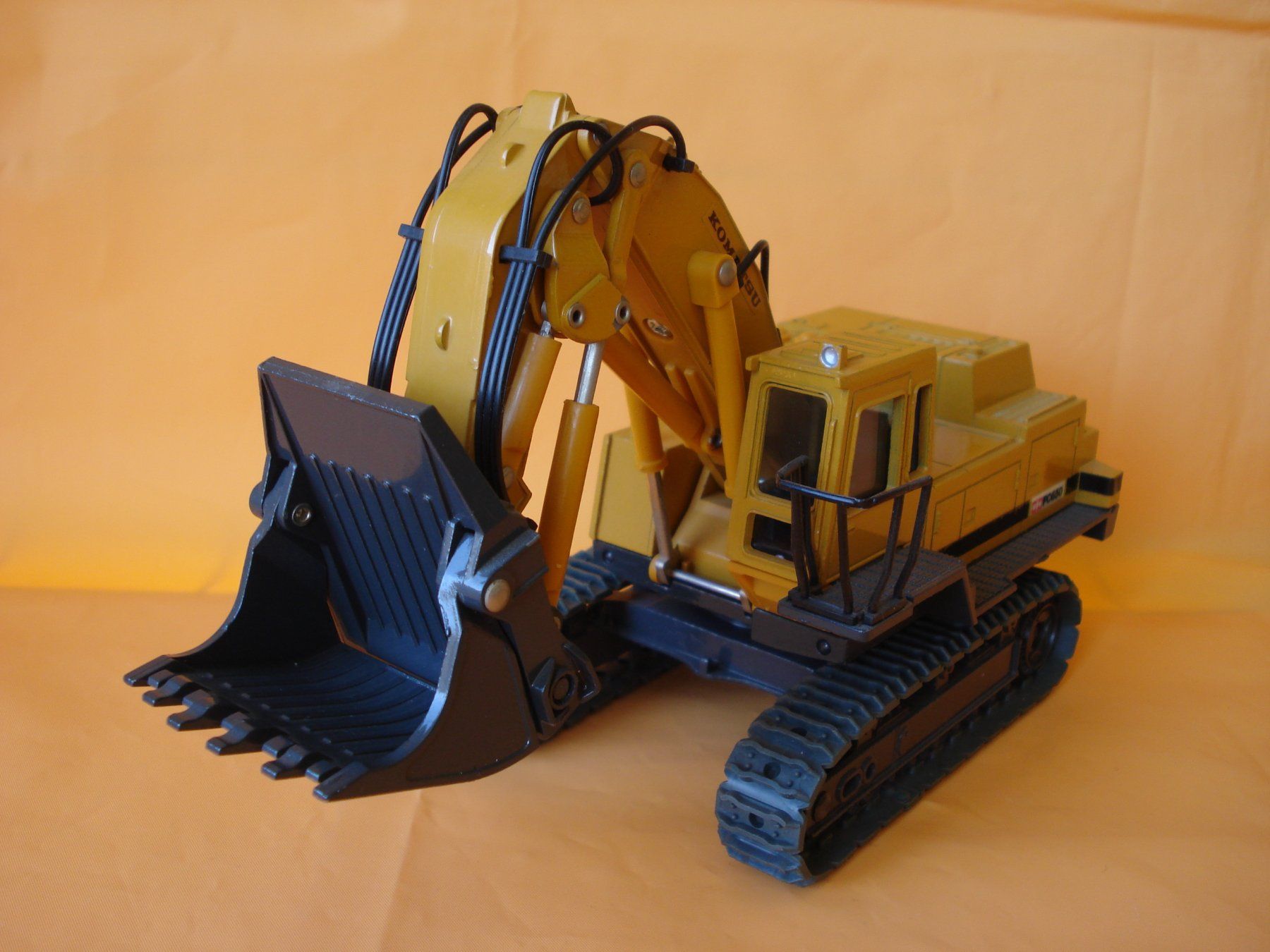 Kit di modellismo & Modellini statici: KOMATSU PC 650 Raupenbagger – Nuovo (secondo la descrizione) da Mitlödi venduto da worker04 3