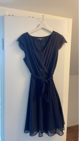 Esprit Kleid dunkelblau gr. 40 mit Spitze gebraucht