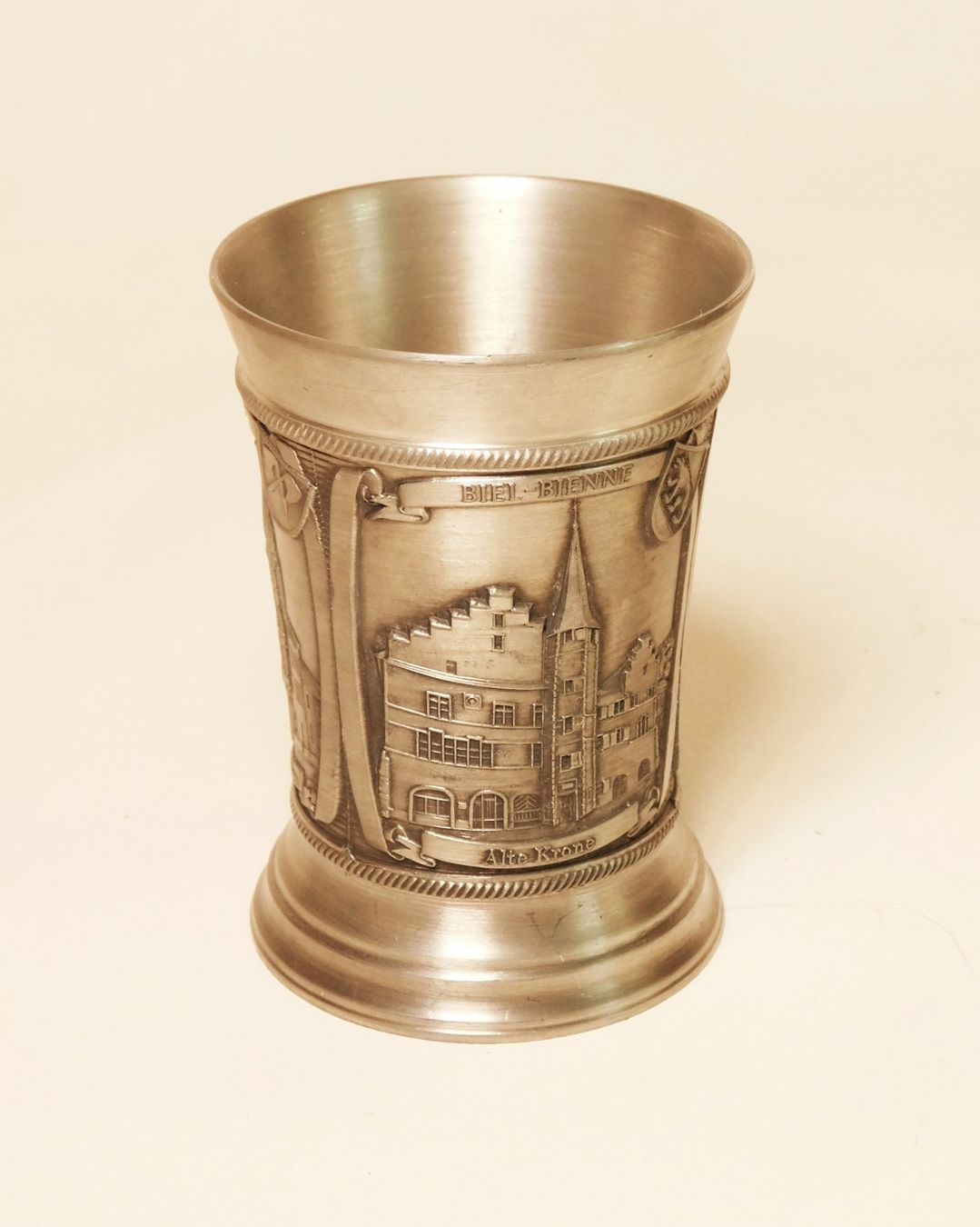 Tasses: Zinnbecher Biel-Bienne 95% – D'occasion à Emmenbrücke par Ulisse-22