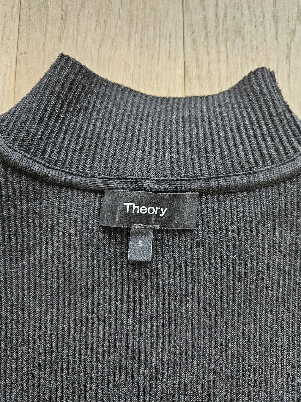 Theory Top: THEORY Schwarzes Top, S – Nuovo (secondo la descrizione) da Regensdorf venduto da bus_dn2t 4