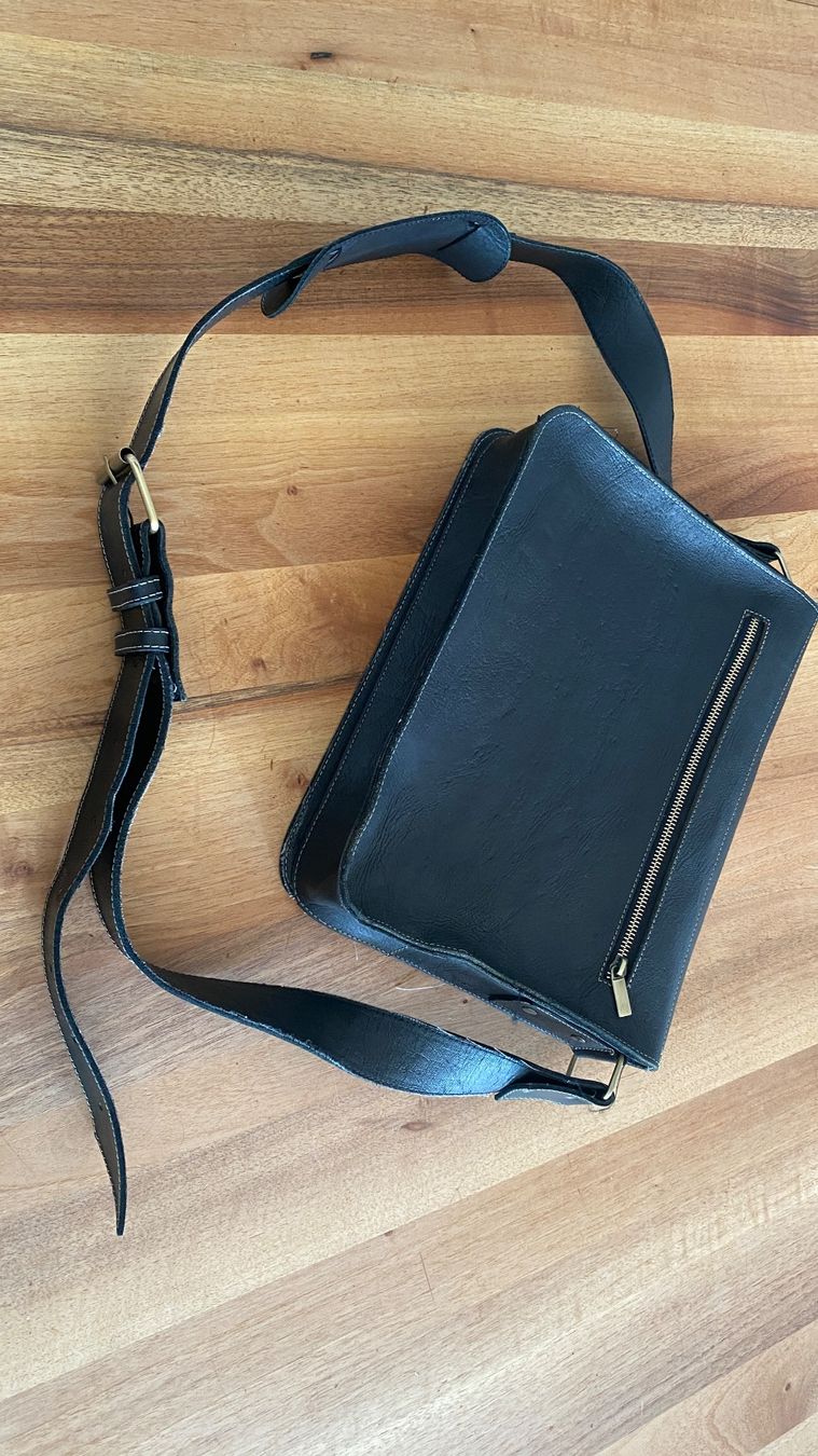Borse: Tasche Leder schwarz – Nuovo (secondo la descrizione) da Thun venduto da and_275y 1