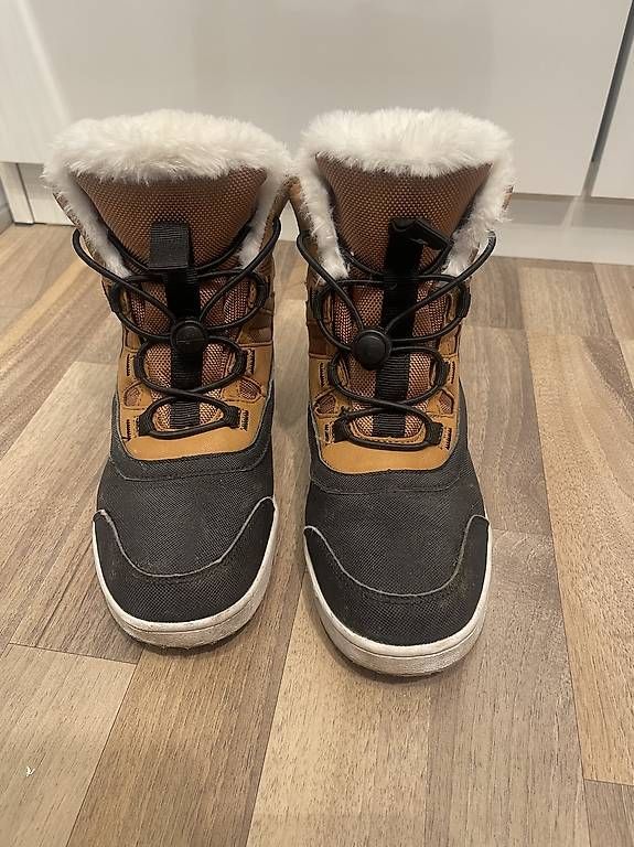 Scarpe per ragazzi: Winterschuhe Kinder 33 EU – Usato da Therwil venduto da Bridges 1