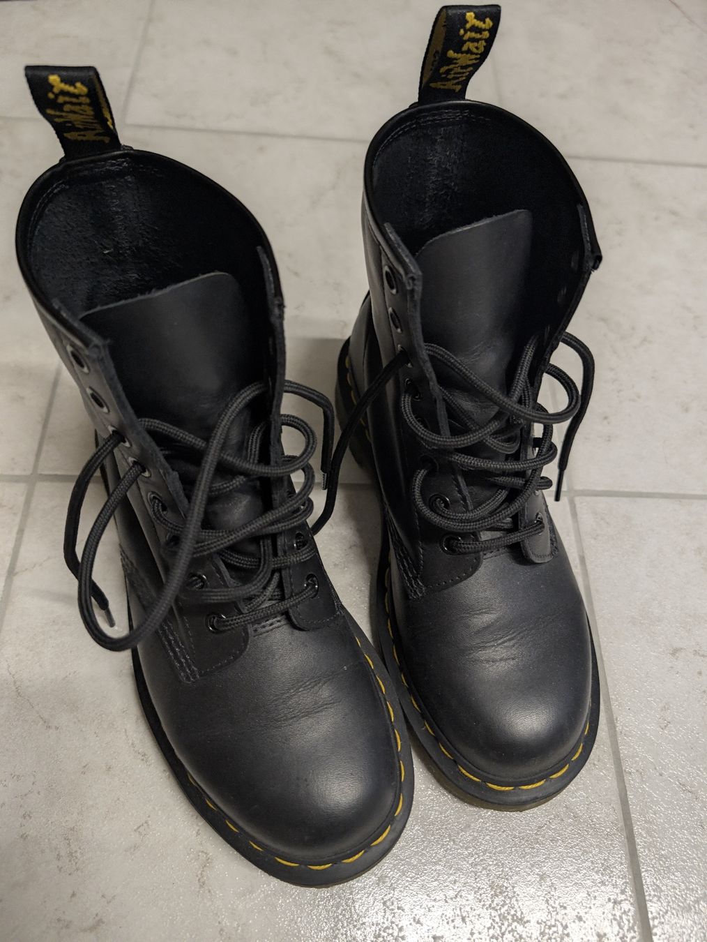 Dr. Martens Scarpe da uomo: Dr Martens 1460 Stiefel – Nuovo (secondo la descrizione) da Hettiswil venduto da cam_yg6n