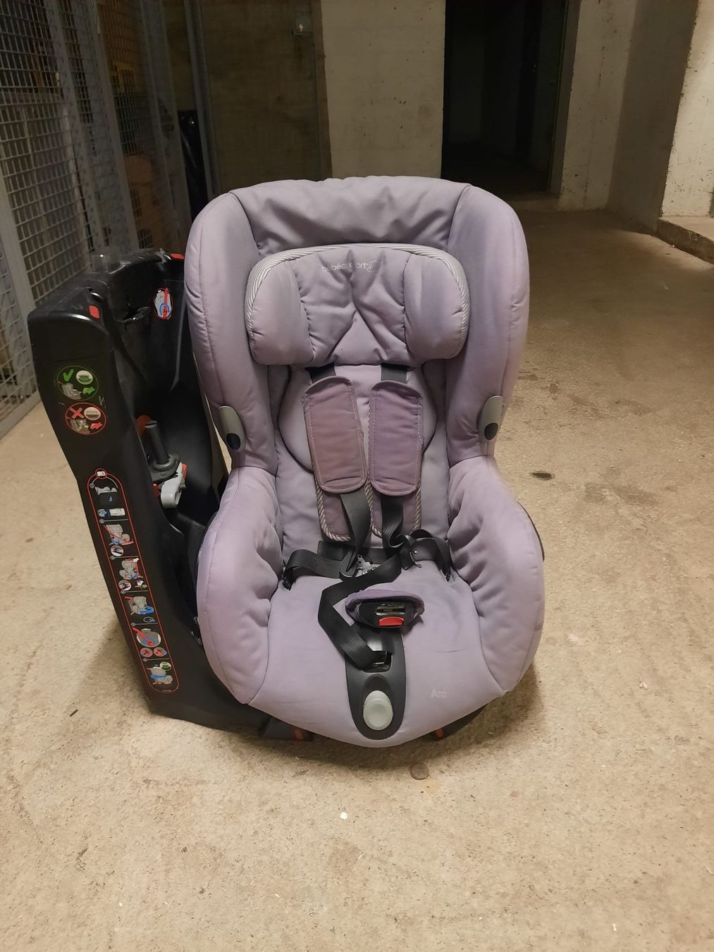 Seggiolini per auto: Siège auto Bébé Confort Isofix – Usato da Le Lignon venduto da Indians88 2