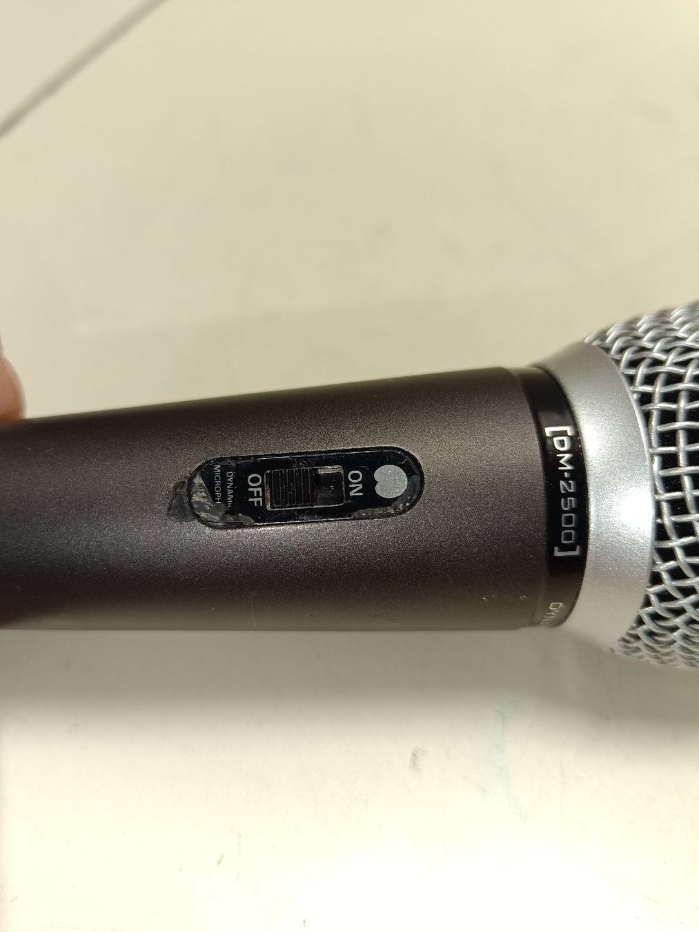Microfoni: Dynamisches Mikrofon DM-2500 - (em50) – Usato da Künten venduto da Schnaepplihuus 4