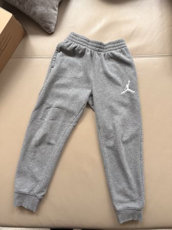 Jordan jogging bottoms grey size S 8-10 years