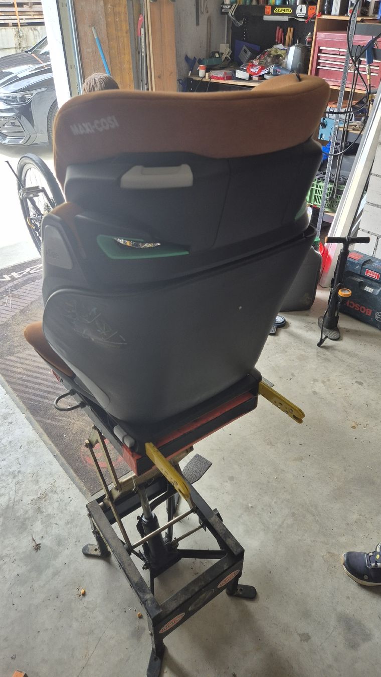 Maxi-Cosi Seggiolini per auto: Maxicosi Isofix – Usato da Laupersdorf venduto da pirmin_88 2