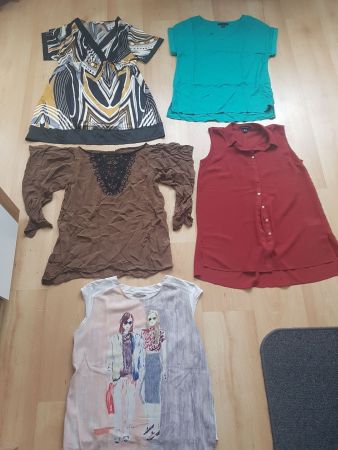 Blusen 5 Teile Set Gr.40-42EUR