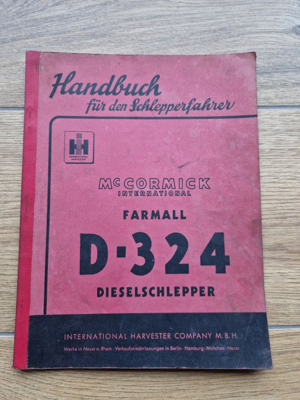 Traktoren: Handbuch International D-324 Oldtimer Traktor – Gebraucht aus Dürnten von Bachtel84