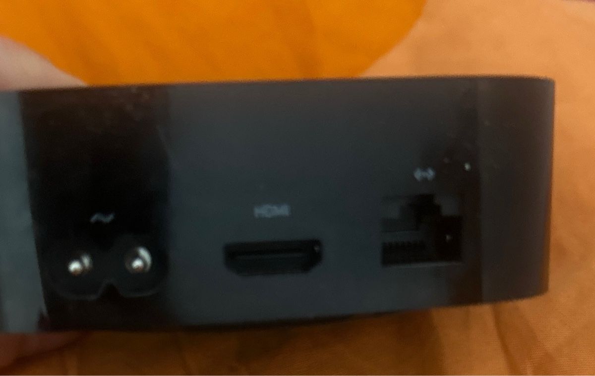 Apple Lettore multimediale & Streamer: Apple TV 4K 1. Gen, 32GB – Usato da Oberwil-Lieli venduto da iv-xii-1986 2