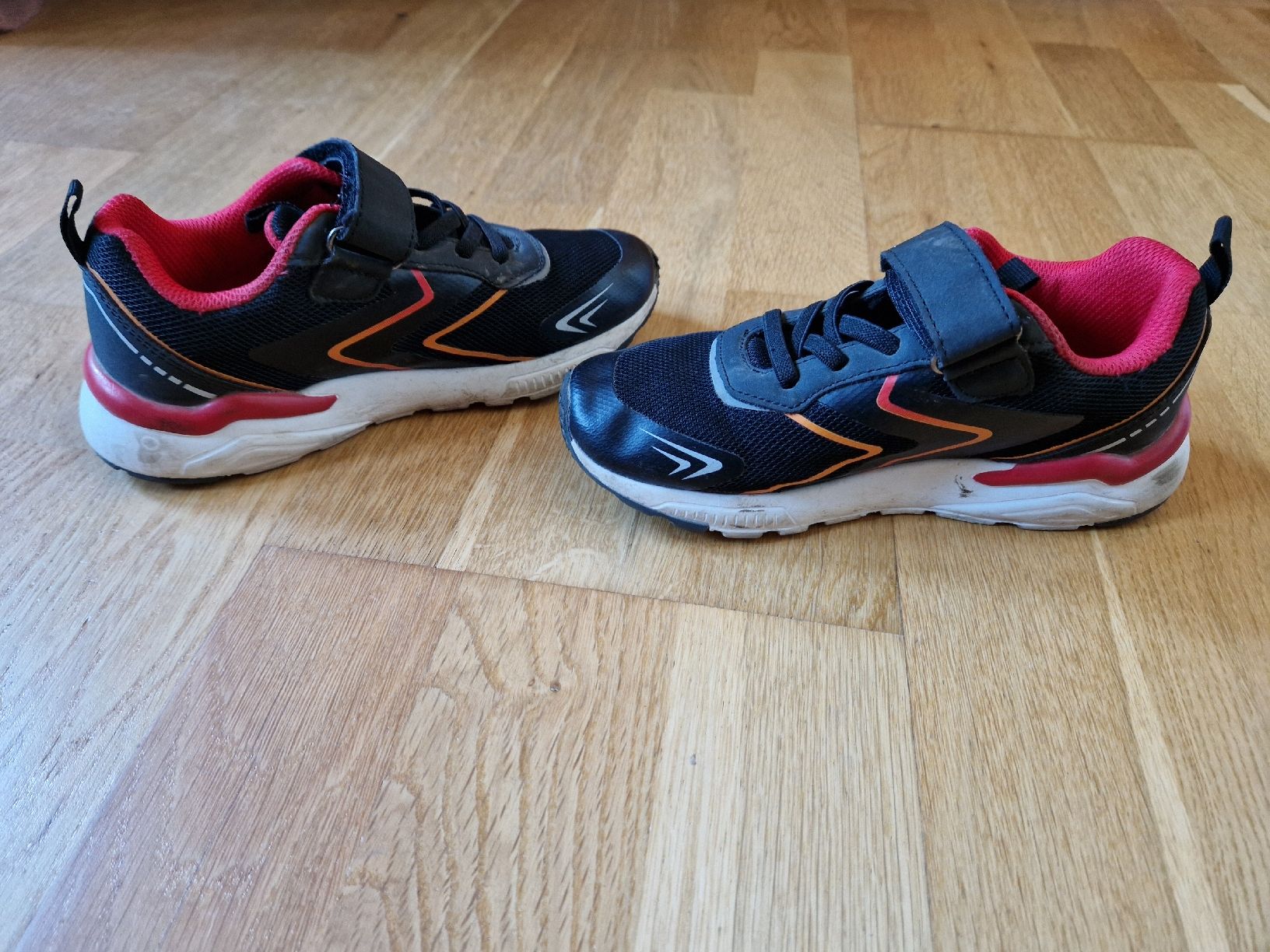 Herrenschuhe: Turnschuhe  – Gebraucht aus Merenschwand von AndrinaS