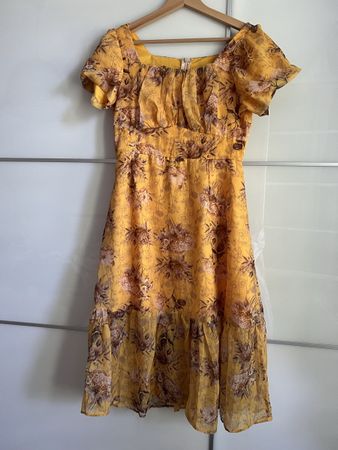 Sunny floral midi dress, perfect for summer occasions ☀️
