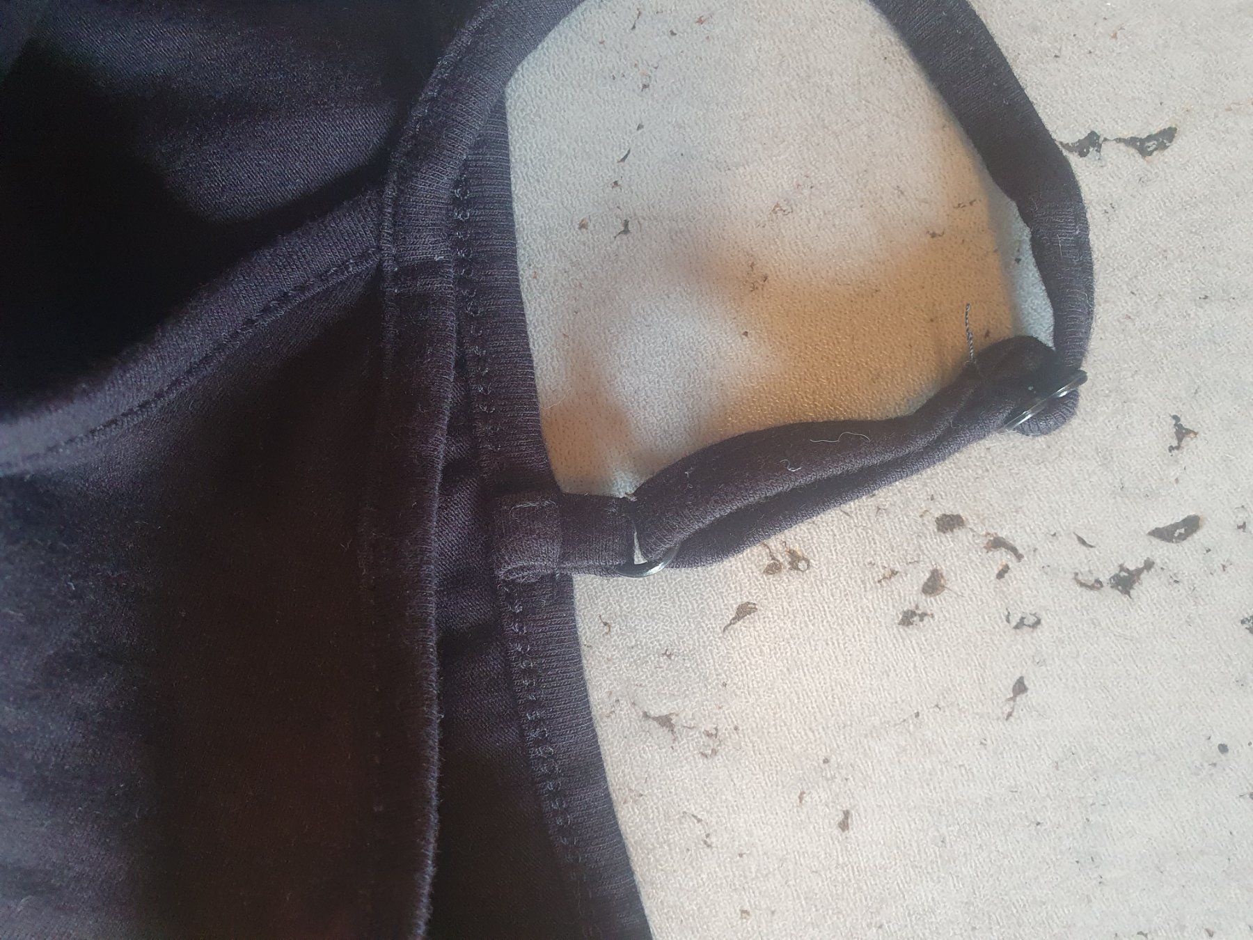 Top: Top schwarz – Usato da Moosseedorf venduto da Sonnenschein.. 2