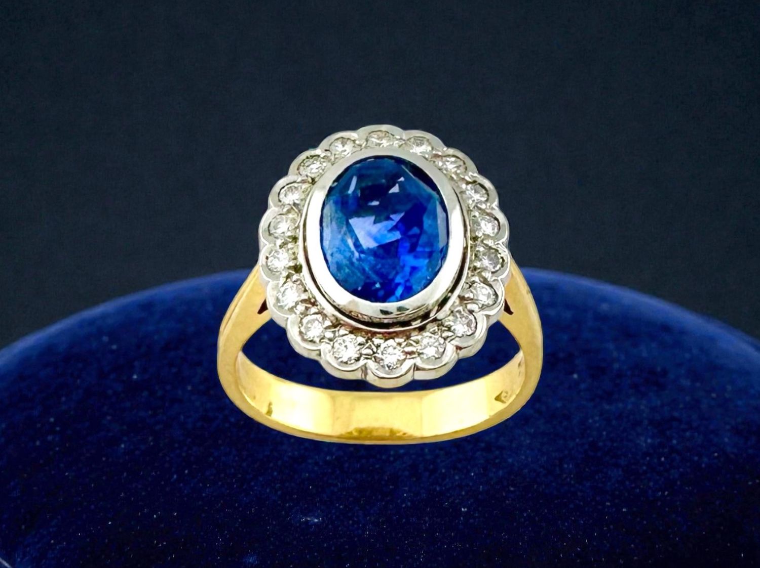 Anelli: PAUL SCHNATTINGER, unerhitzter Saphir - Diamant - Ring – Usato da Zuzwil SG venduto da artimmo