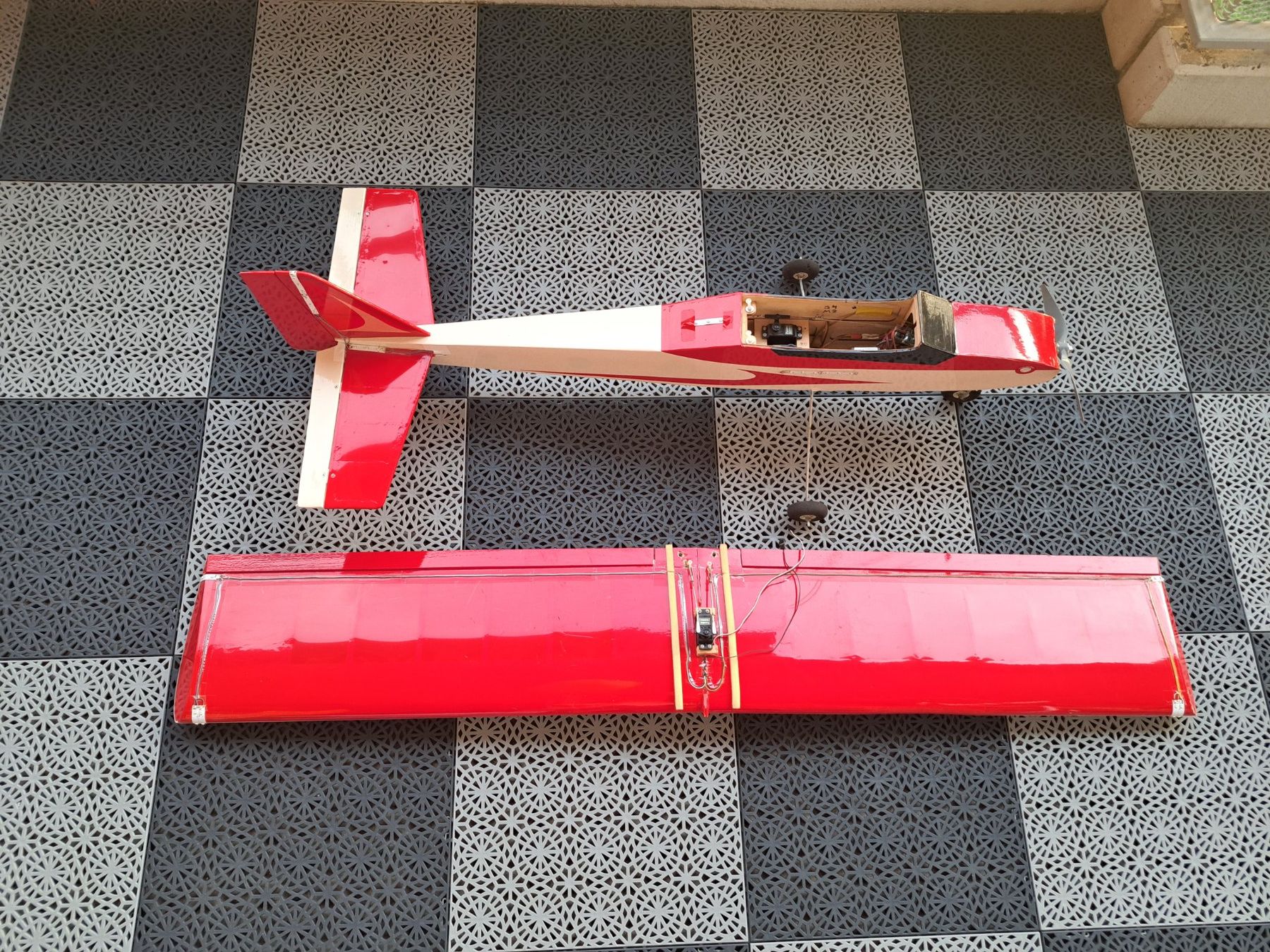 Kyosho RC Modellbau: Calmato EP 1400 RC Flugzeug – Gebraucht aus Duebendorf von Mauxus 3