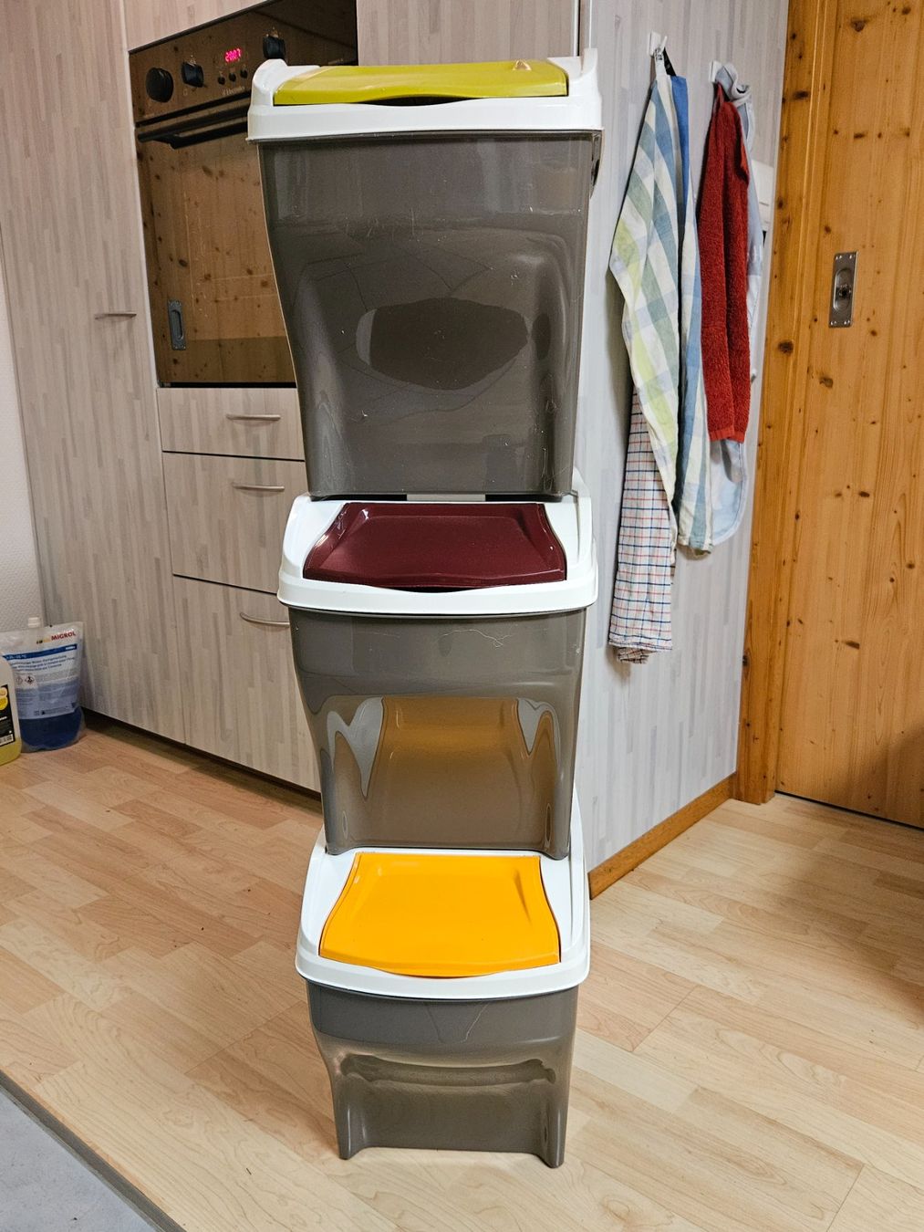 Poubelles: Abfallsystem/Futtersystem – D'occasion à Ebnat-Kappel par baefzger 1