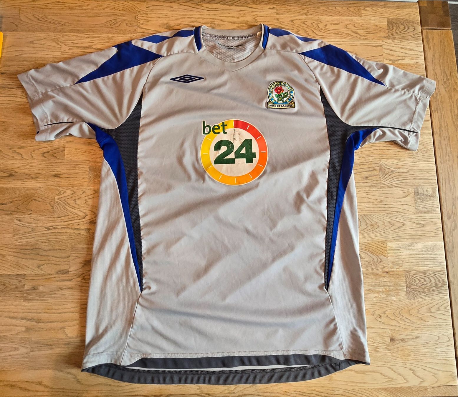 Umbro Canottiere & Pantaloni: Blackburn Rovers | 2007/08 | Trainingstrikot – Usato da Zollbrück venduto da MiKron