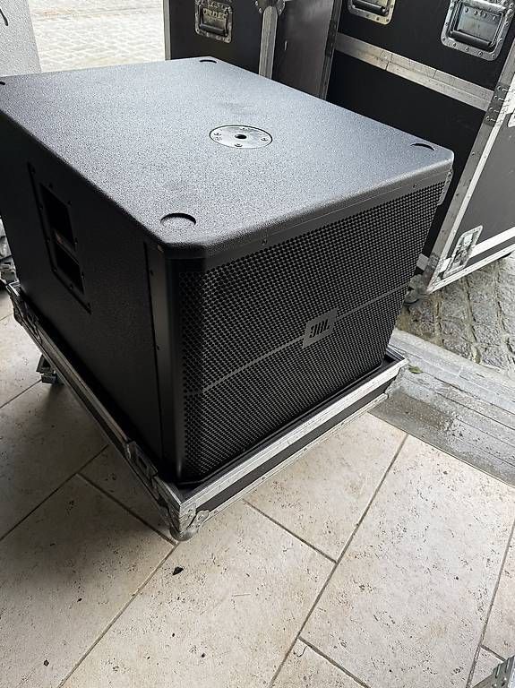 Casse acustiche: JBL VRX- RCF Line Array-Verkaufen- Mieten – Usato da Nebikon venduto da Electrovoice10 3