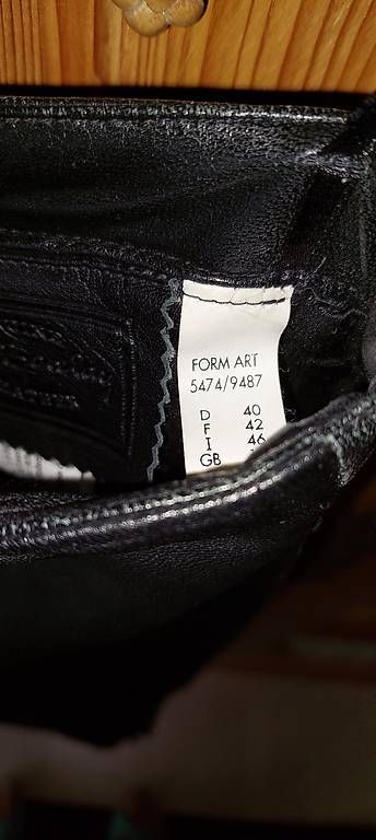 Pantaloni: Lederhose Gr. 40 – Usato da Winterthur venduto da Seelenmusik 3