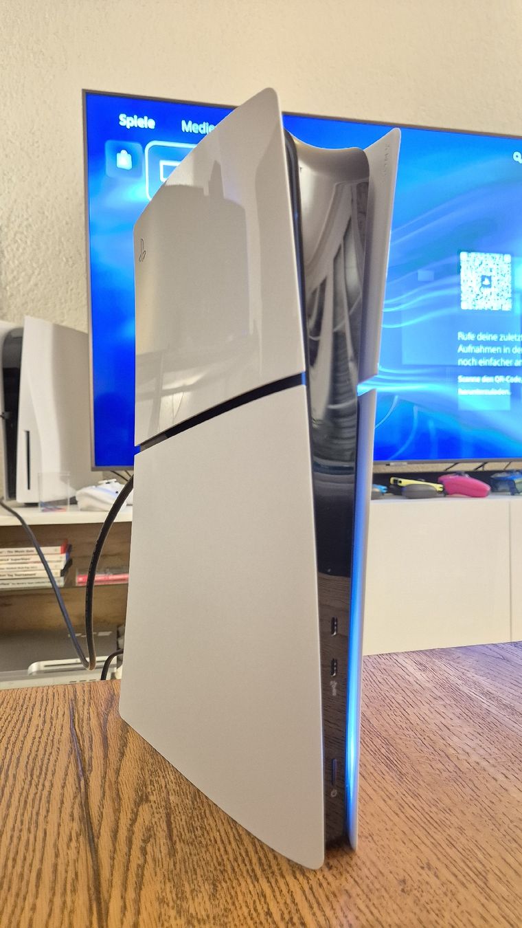 Sony Console: Sony PS5 Slim Digital 1TB + Controller + OVP – Nuovo (secondo la descrizione) da Au SG venduto da KonsoleWerk 1