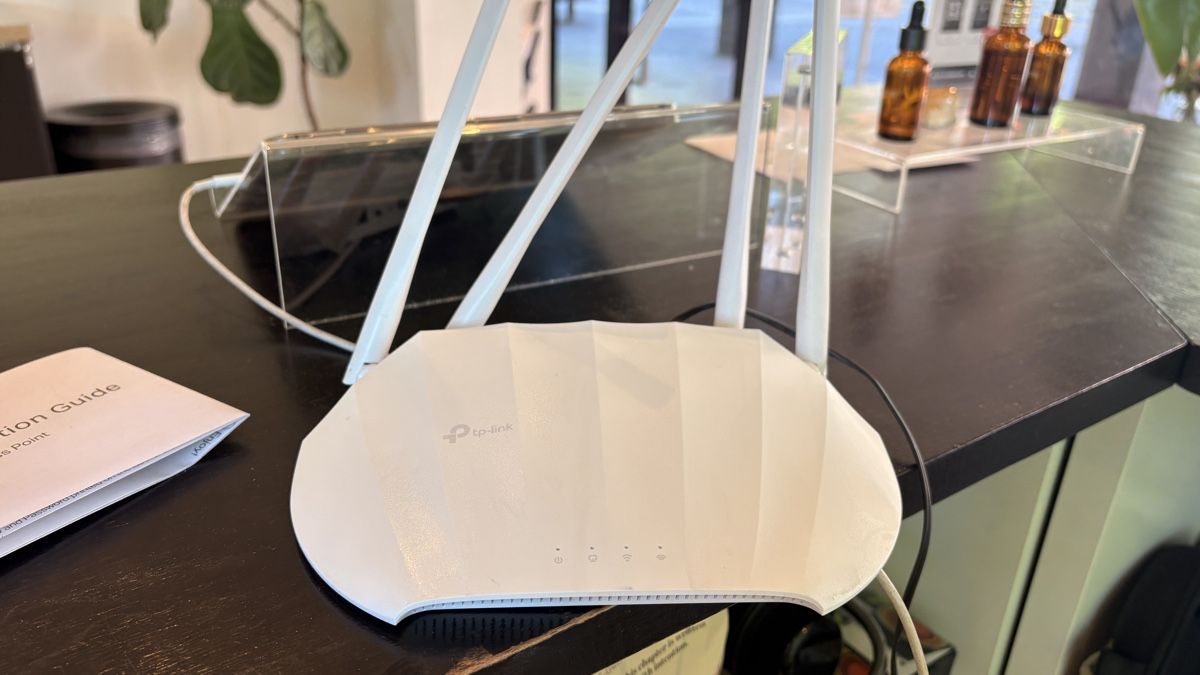 TP-Link Modem & Router: TP-Link AC1200 Wireless Access Point - Like New! – Nuovo (secondo la descrizione) da Zürich venduto da duc_pjh7 2