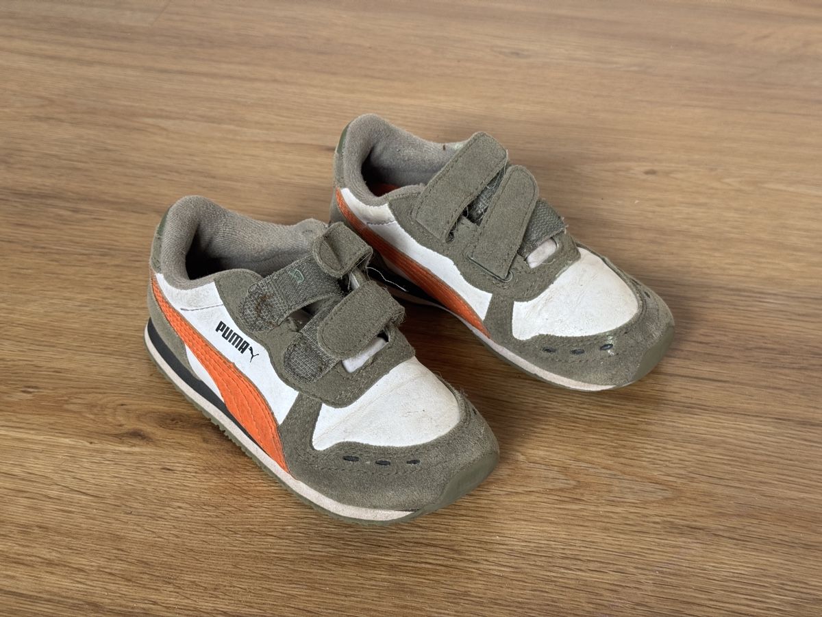 Puma Schuhe für Jungen: Puma Kindersneaker Grösse 26 – Gebraucht aus Basel von spassbremse
