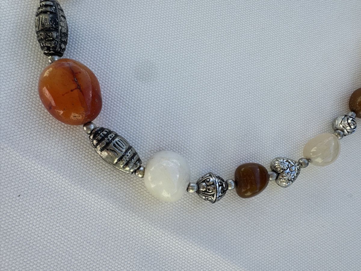 Colliers: Collier mit Steinen und Metallperlen – D'occasion à Waltenschwil par aussieb. 2