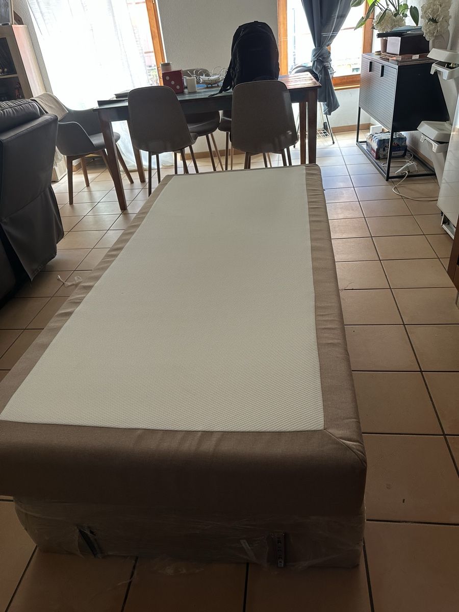 Lits: Lit simple box avec sommier et matelas – D'occasion à Orbe par br1_tyr8 2