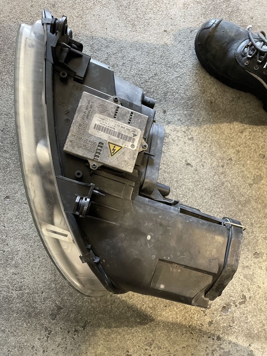 VW Fari: Phares avant xénon VW touran – Usato da Vétroz venduto da aut_s8yd 6